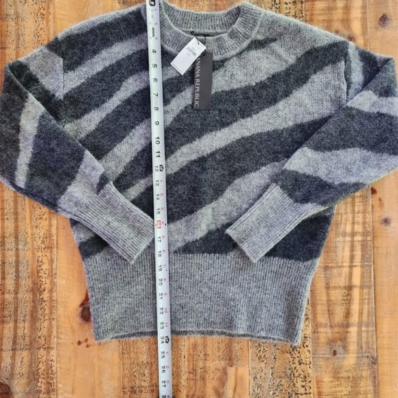 ☄️BANANA REPUBLIC Alpaca sweater for women - Picture 2 of 4